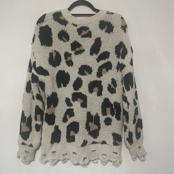 Altar'd State EUC animal leopard print distressed crew neck sweater size S - Picture 3 of 4